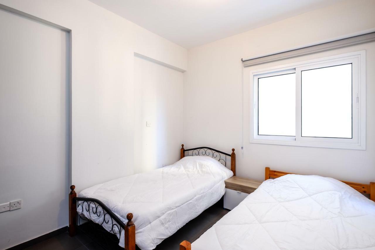 Book Me Now Central Flat Apartment Larnaca Exterior photo