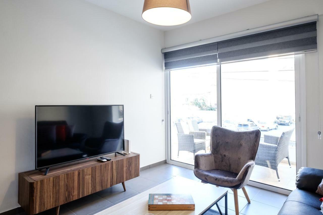 Book Me Now Central Flat Apartment Larnaca Exterior photo