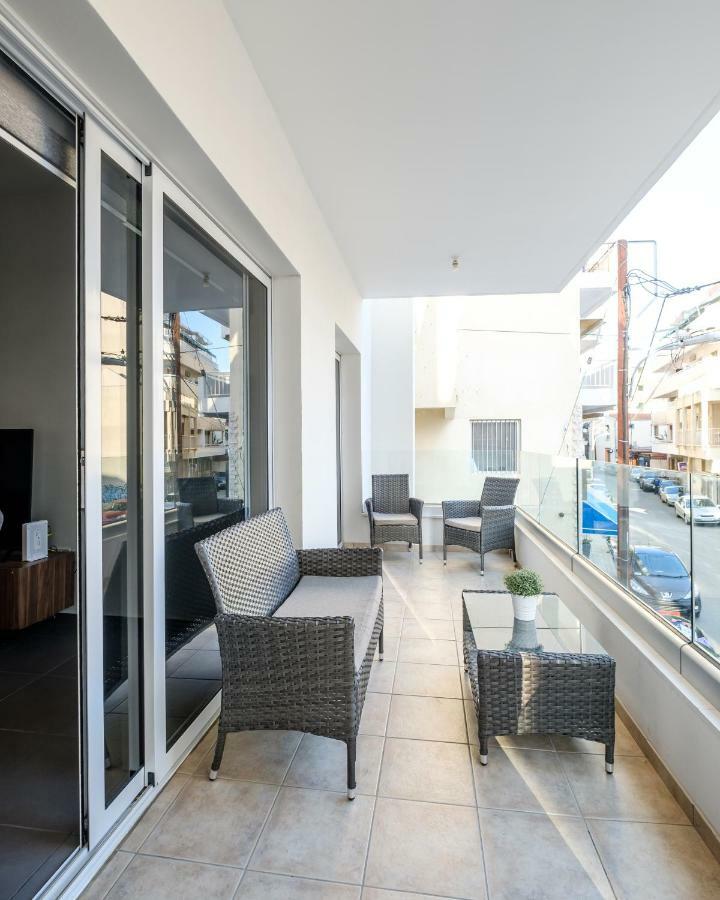 Book Me Now Central Flat Apartment Larnaca Exterior photo